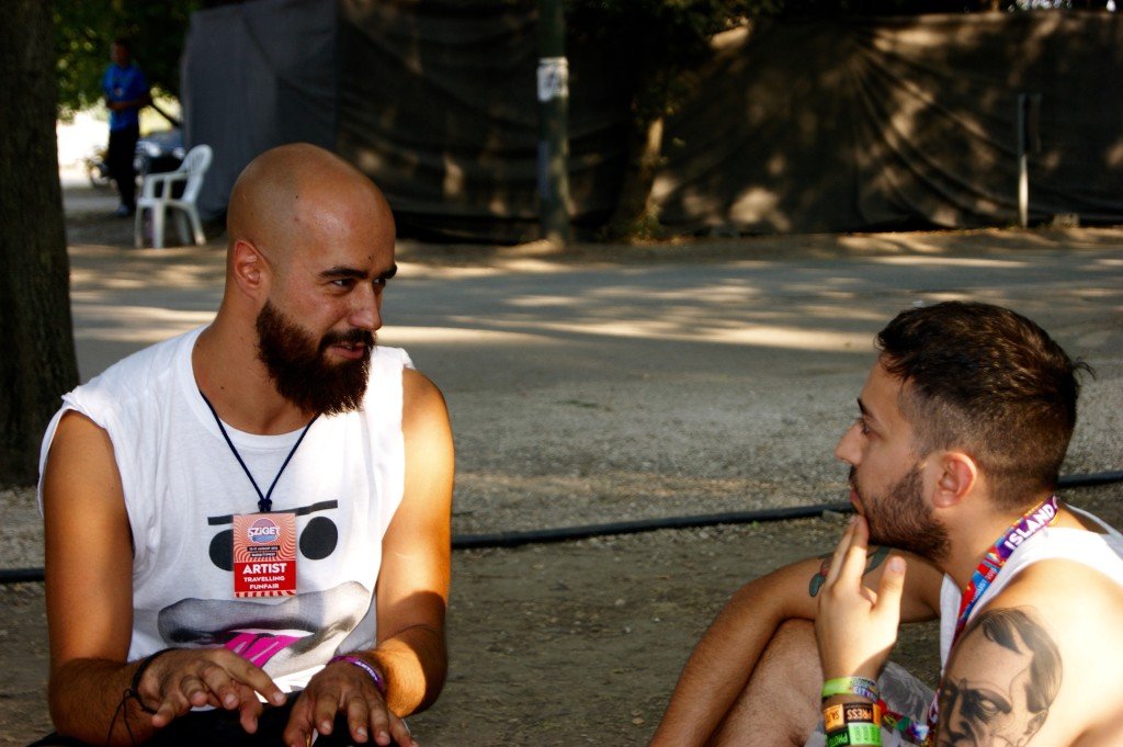 Dario Rossi durante l'intervista con lo psicologo del rock (io) @Sziget